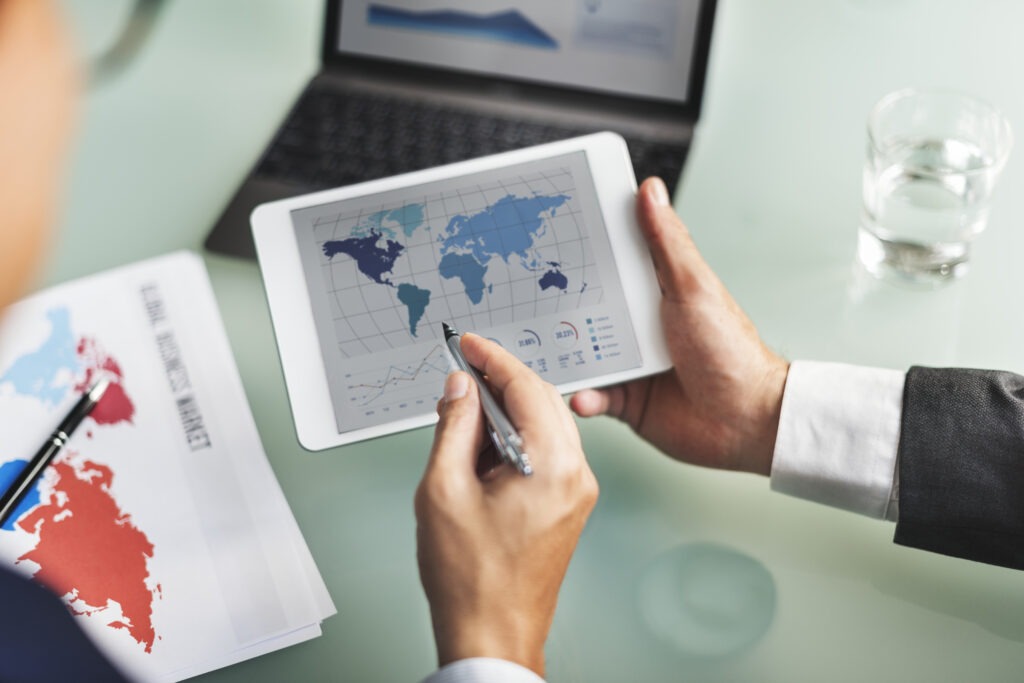 5 Key Benefits of Working with an IOR EOR Service Provider for Global Trade